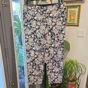 Ann Taylor Navy and White Floral Cropped Pants